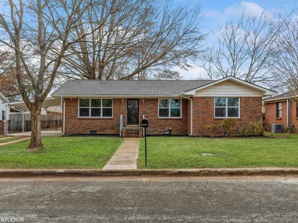 1304 Elm St, Tuscumbia, AL 35674