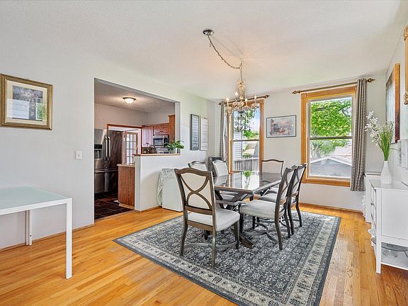 5th image of 2554 15th Ave E