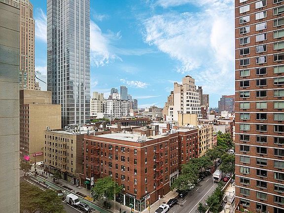 5th image of 260 W 54th St APT 15G