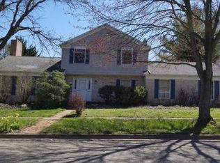 13 Hickory Dr, Chelsea, MI