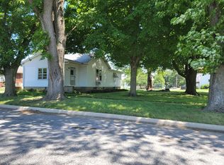 708 N Franklin St, Roanoke, IL