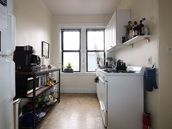 3rd image of 122 Babcock St APT 24A