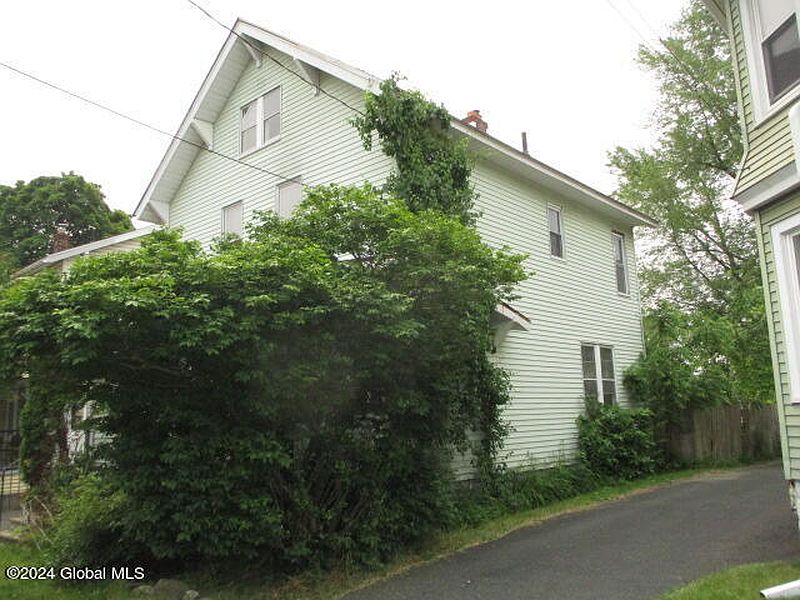2nd image of 32 Glenwood Road