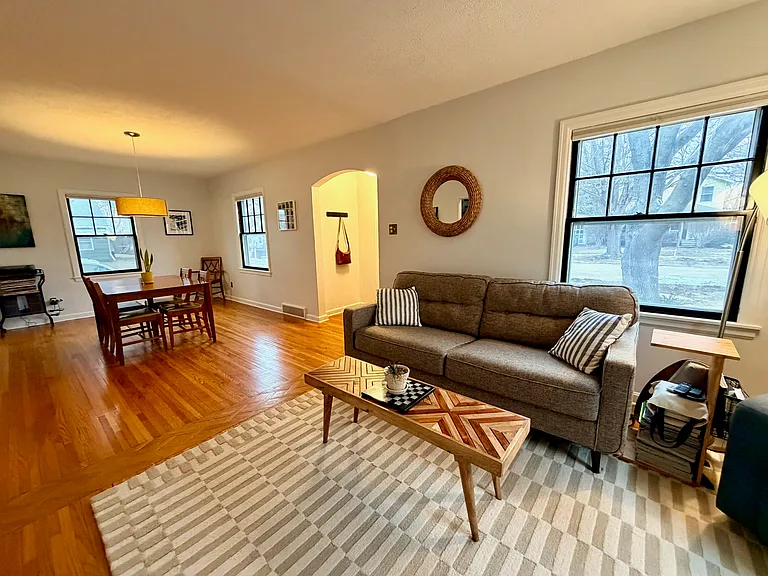 130 S Riverside Dr — Photo 25