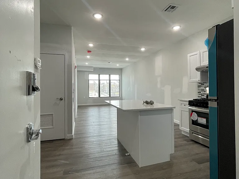 121 Fair St #5 — Photo 6