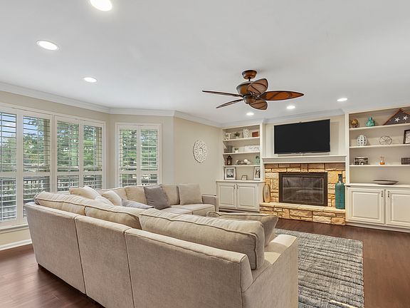 4th image of 1836 Shadywood Ct