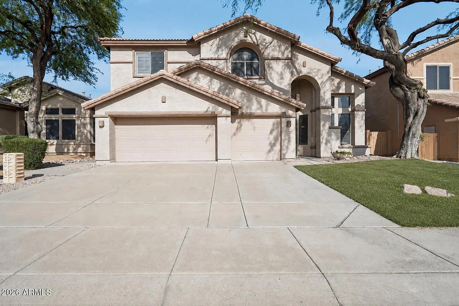 3 bed, 2.5 bath, 2350 sqft, $4,150 — Photo 3