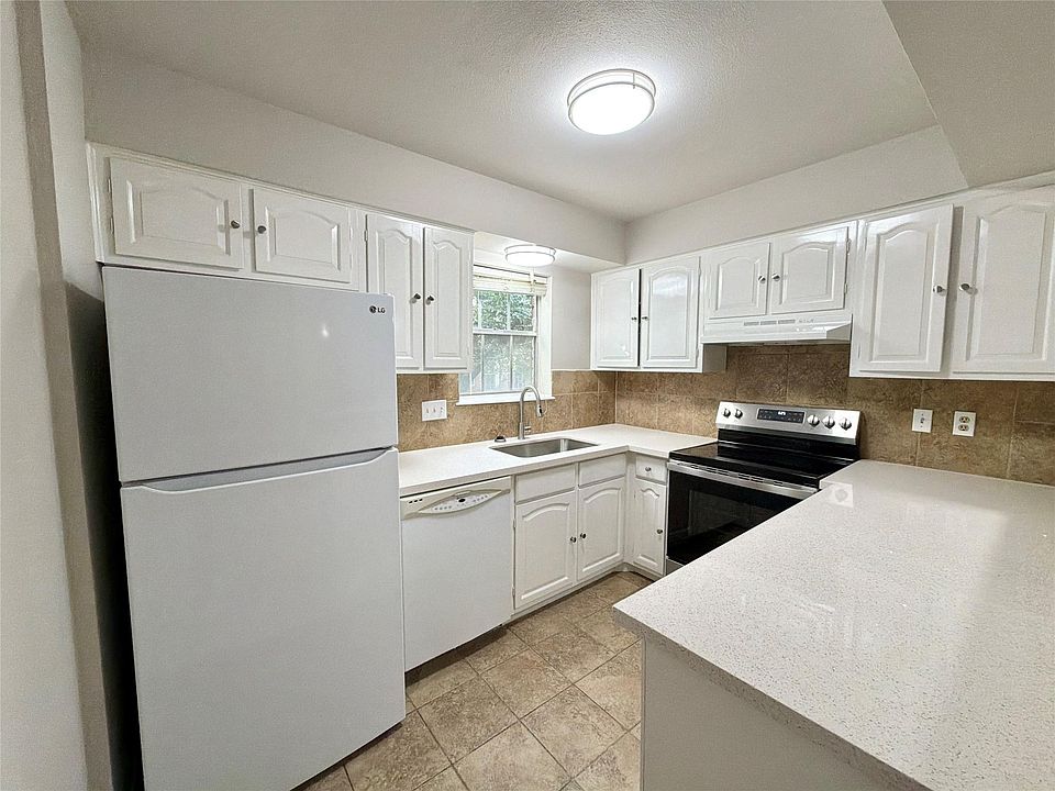 1st image of 857 Wax Myrtle Ln