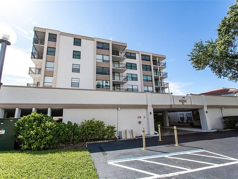 6210 Sun Blvd #506 — Photo 3