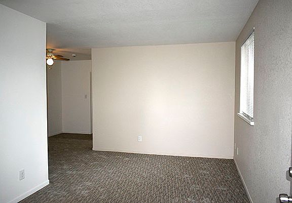 4th image of 405 Hichborn St