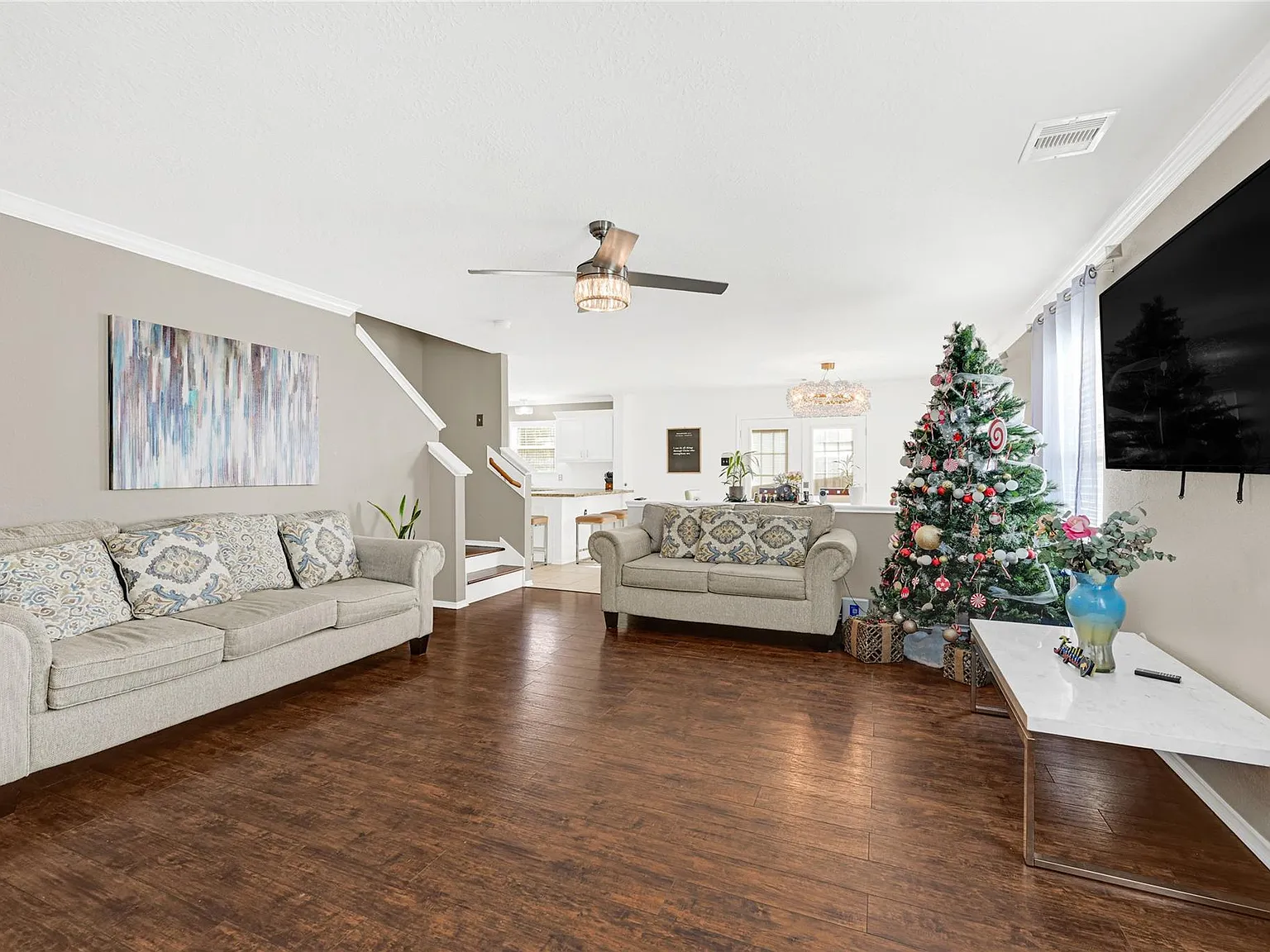 3 bed, 2.5 bath, 2182 sqft, $2,400 — Photo 3