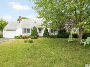 75 Paumanake Rd, Blue Point, NY 11715