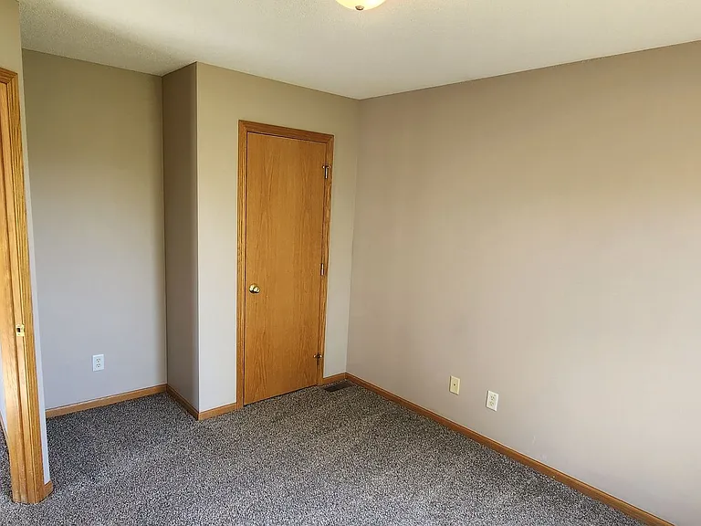 503 Amber Ln — Photo 17