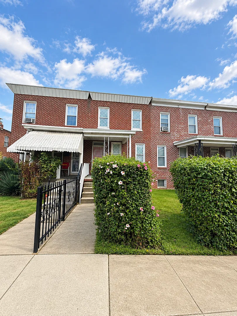 Charming 3-Bedroom Baltimore Home with Modern Flooring & In-Unit Laundry — Photo 1