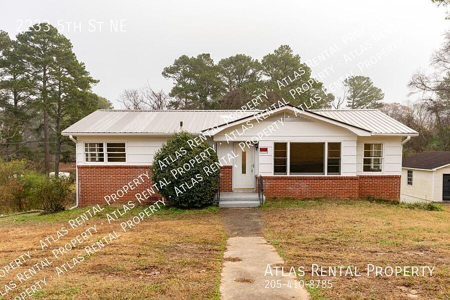 1st image of 2233 5th St NE