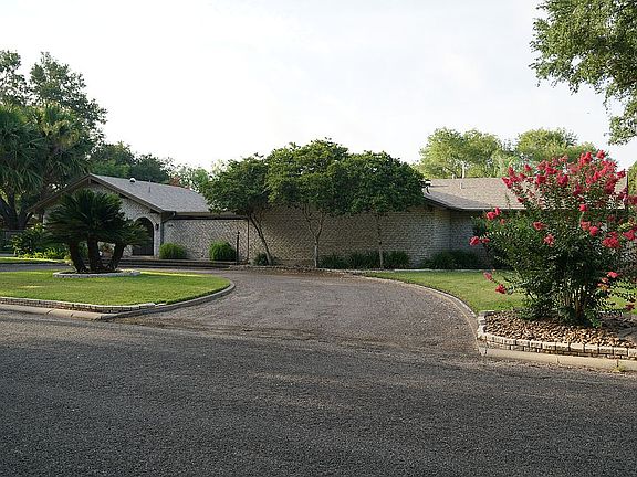 2nd image of 1804 Clare Dr