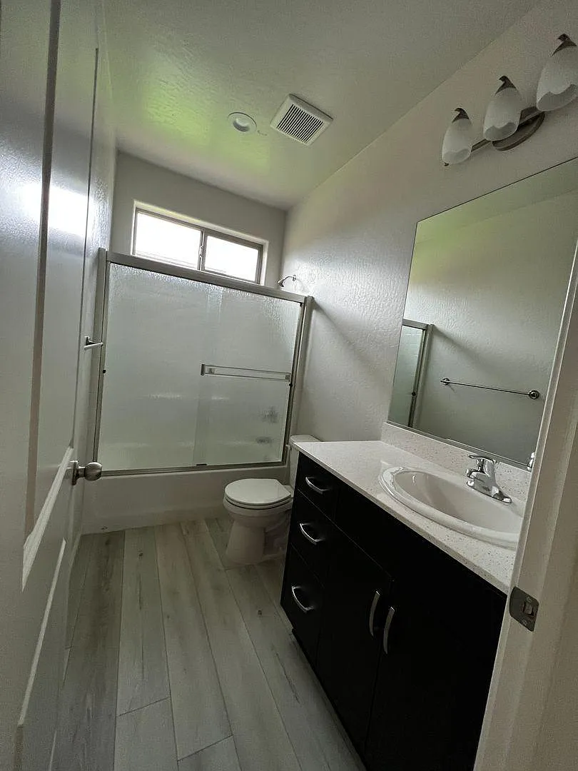 4547 S Silvervale St — Photo 3