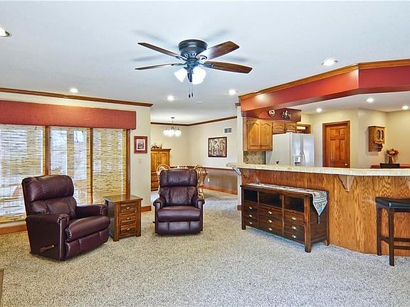 5th image of 2104 NE Scarborough Ct