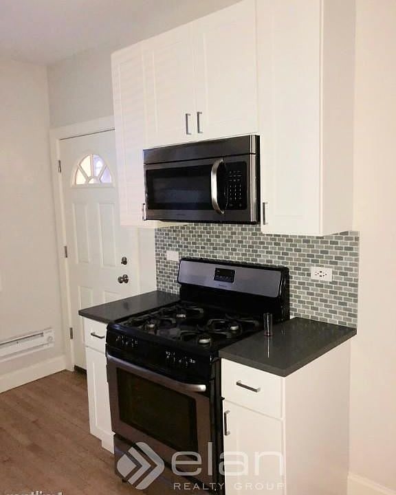 1st image of 2319 N Rockwell St APT 3A
