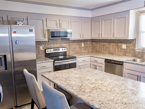 2nd image of 4209 Heatherstone Dr #22