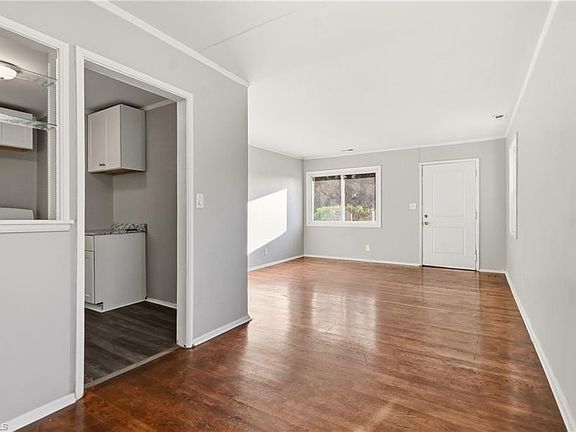 5th image of 2332 Slater Ave