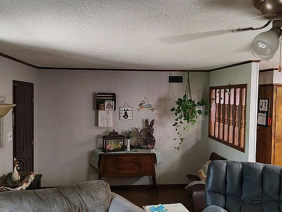 3rd image of 1207 Pecan St