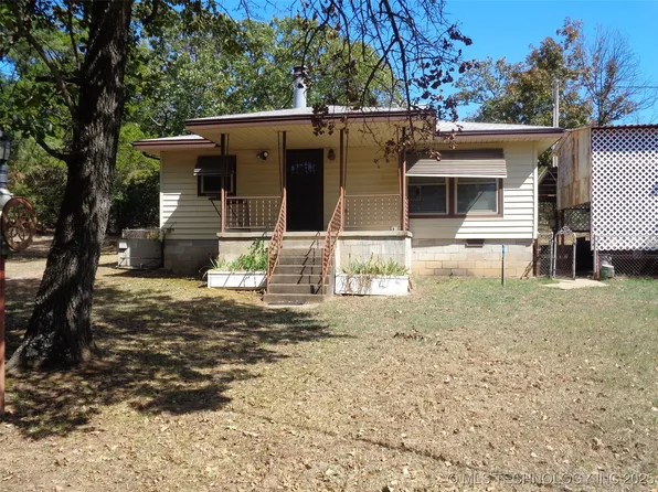 211 Oak Ave, Stigler, OK 74462