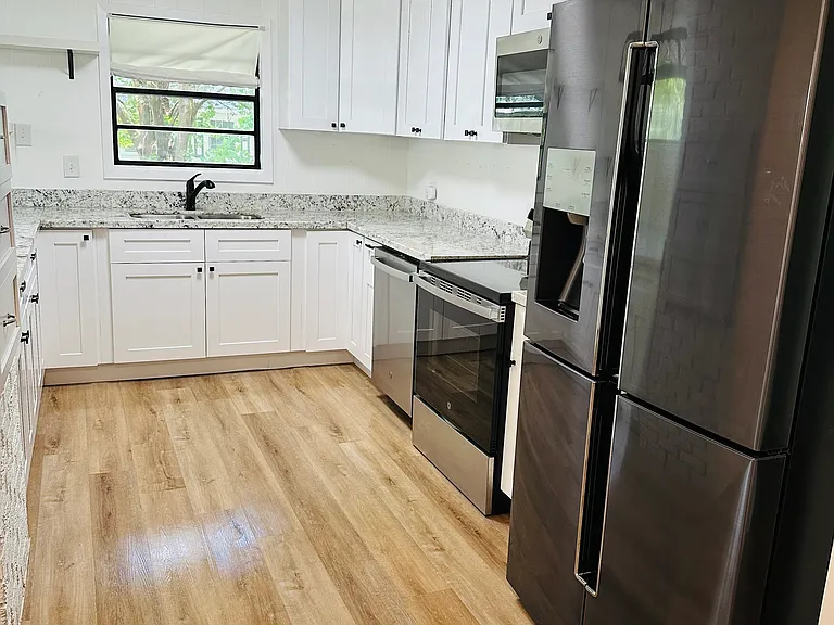123 Shady Grove Ave — Photo 2