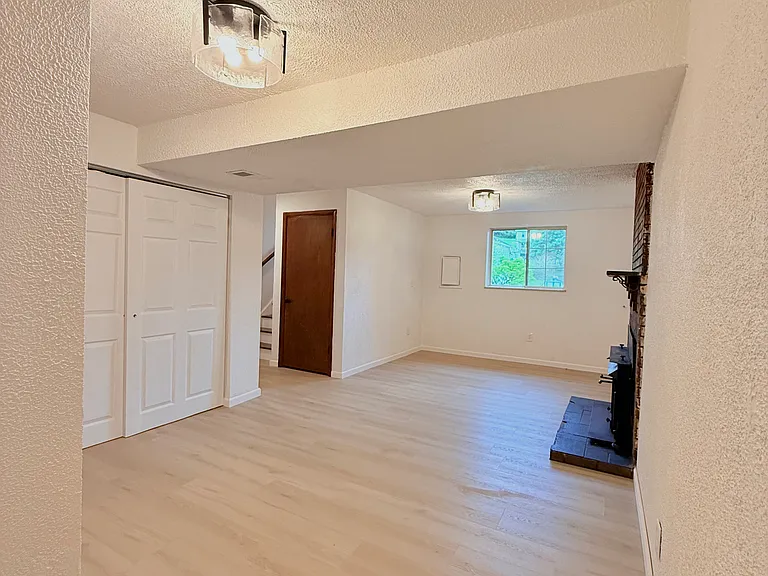 57 Zeller St — Photo 51