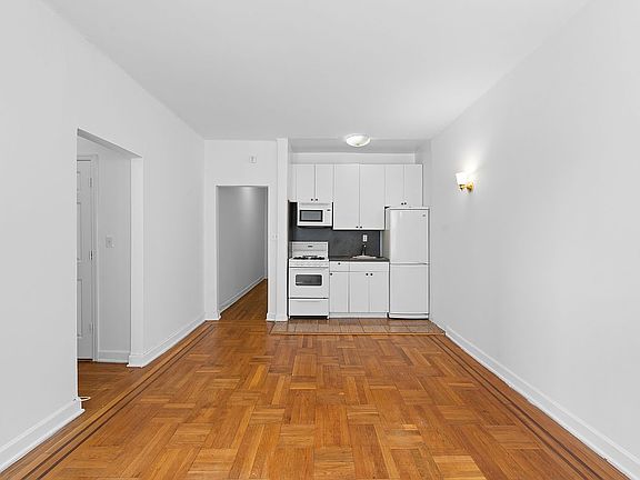 2nd image of 41-41 41st St #5N