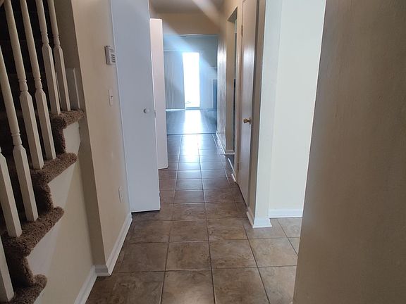 5th image of 214 Harrier St