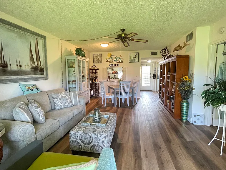 4 Abbey Ln #103 — Photo 9