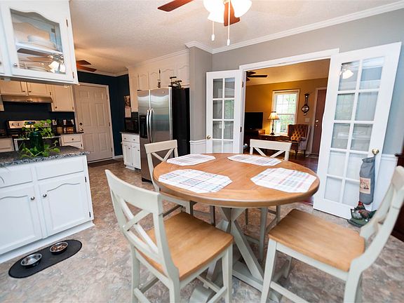 5th image of 14 Otter Ln