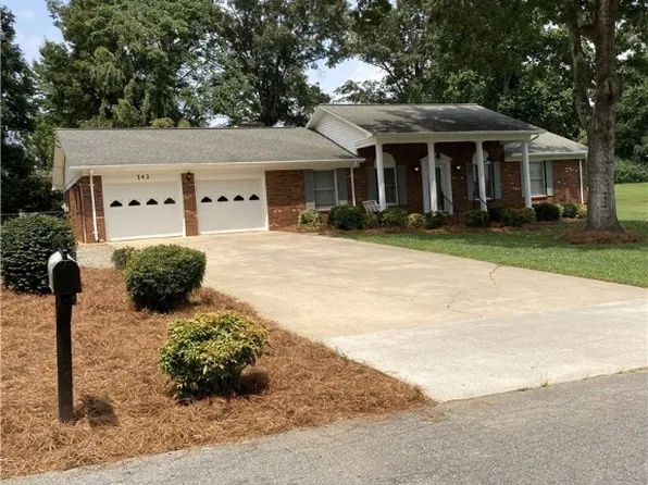 143 Raven Pine Circle, Wilkesboro, NC 28697