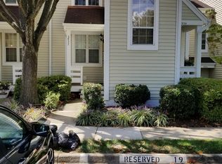 2932 Yarling Ct, Falls Church, VA 22042