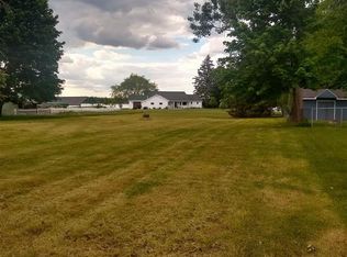 916 Sunnyside Dr, Cadillac, MI 49601