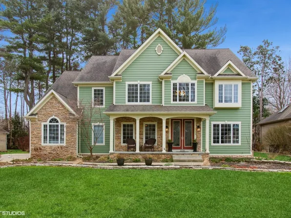 1936 Hidden Pines Trl, Stevensville, MI 49127