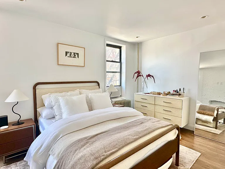 159 Christopher St #4 — Photo 4