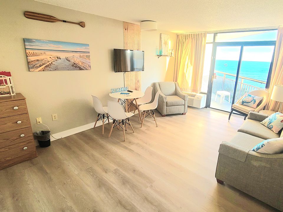 Living room fully furnished