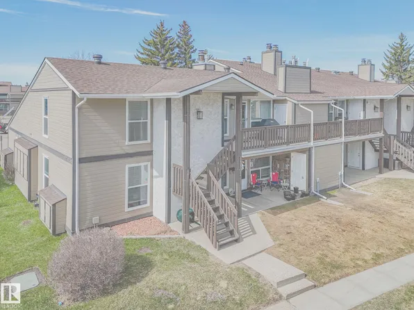 1102 Saddleback Rd NW, Edmonton, AB T6J 4Z4