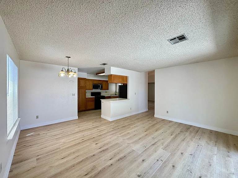 3124 Gentle Breeze St — Photo 7