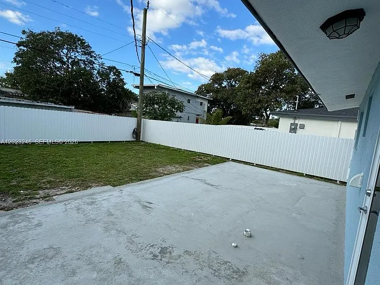 1222 NW 102nd St #2 — Photo 12