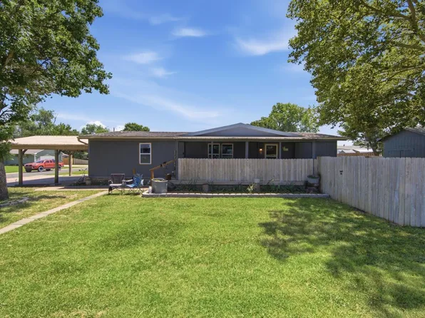 911 E Kelly Ave, Augusta, KS 67010