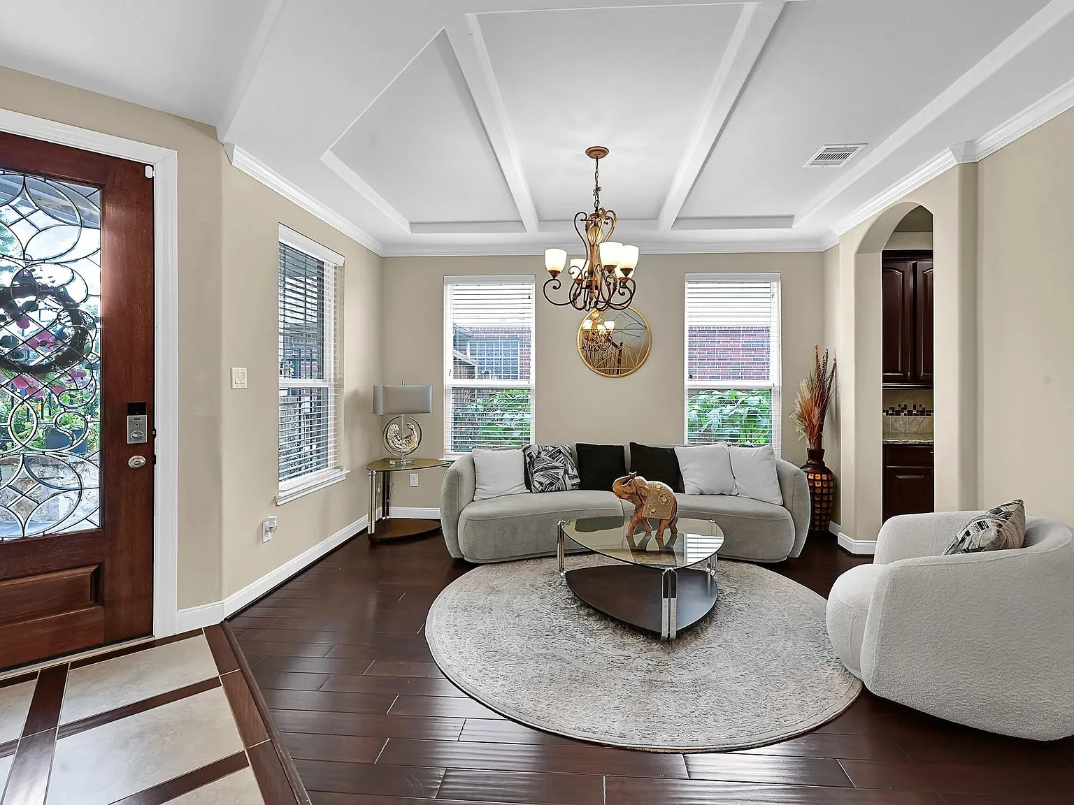 5 bed, 3.5 bath, 4390 sqft, $4,100 — Photo 3