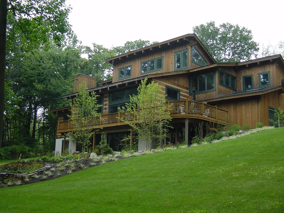 Exterior SE side