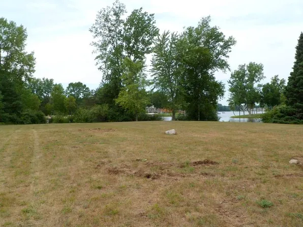 2010 Channel Dr W, Weidman, MI 48893