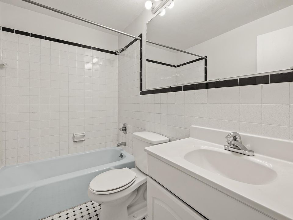 41 Olcott St Manchester CT Zillow