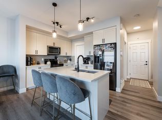2824 152nd Ave NW, Edmonton, AB T5Y3Y8