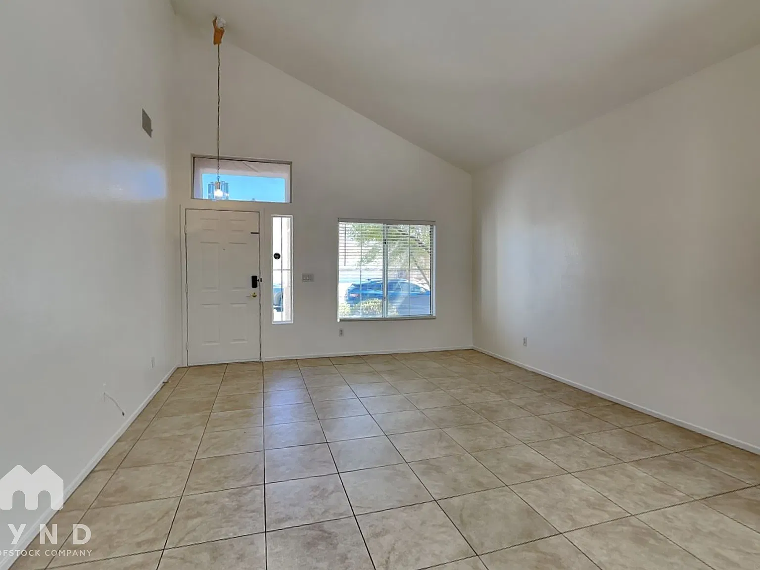 3 bed, 2.0 bath, 1643 sqft, $1,915 — Photo 2