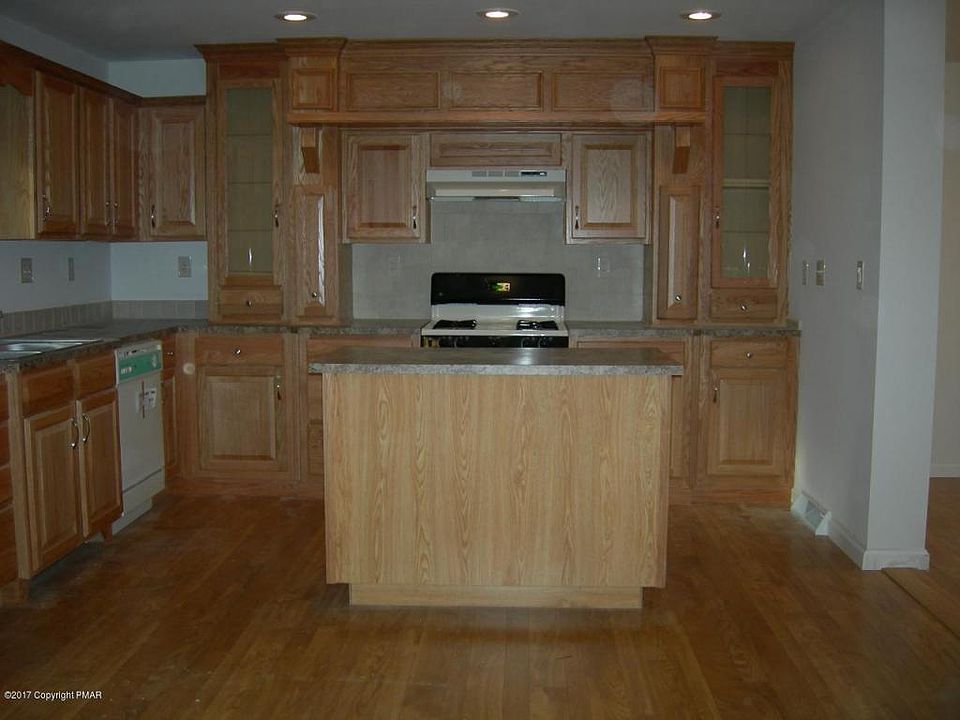 2nd image of 2041 Skyview Ter